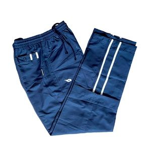 Water Resistant Outdoor Pants 
Woman’s size M/L